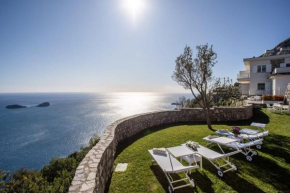 Belvedere delle Sirene with Views Pool and Guest Services